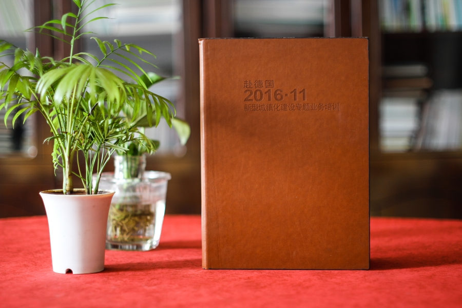 企業(yè)培訓紀念冊定制，原來還可以這樣?。? class='thum_small'/> 
        </span>
		<div   id=