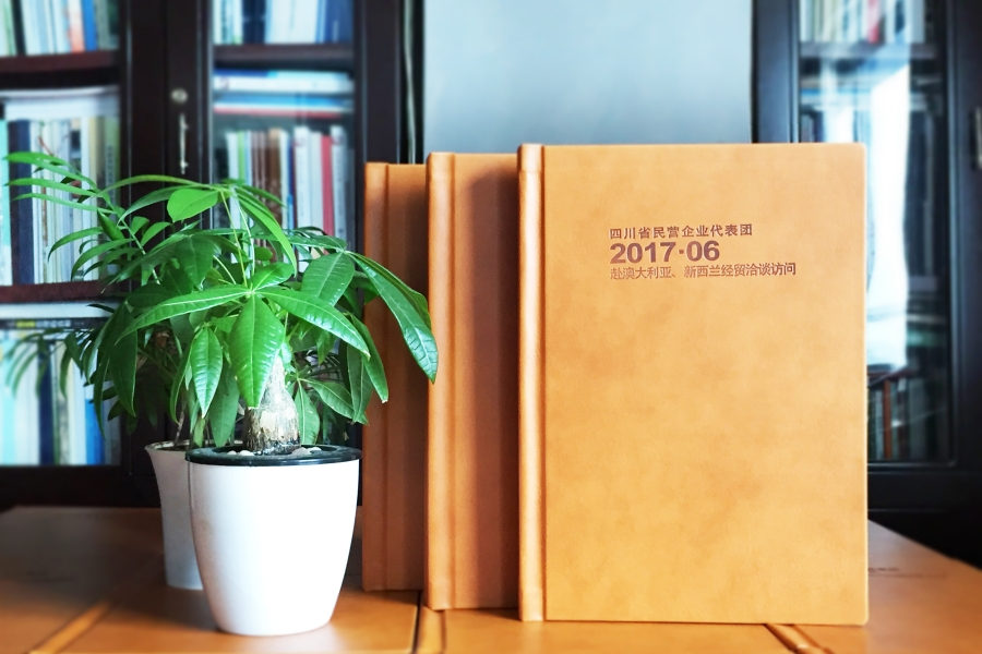 紀(jì)念冊設(shè)計(jì)師的自述-紀(jì)念冊制作是有情懷的工作